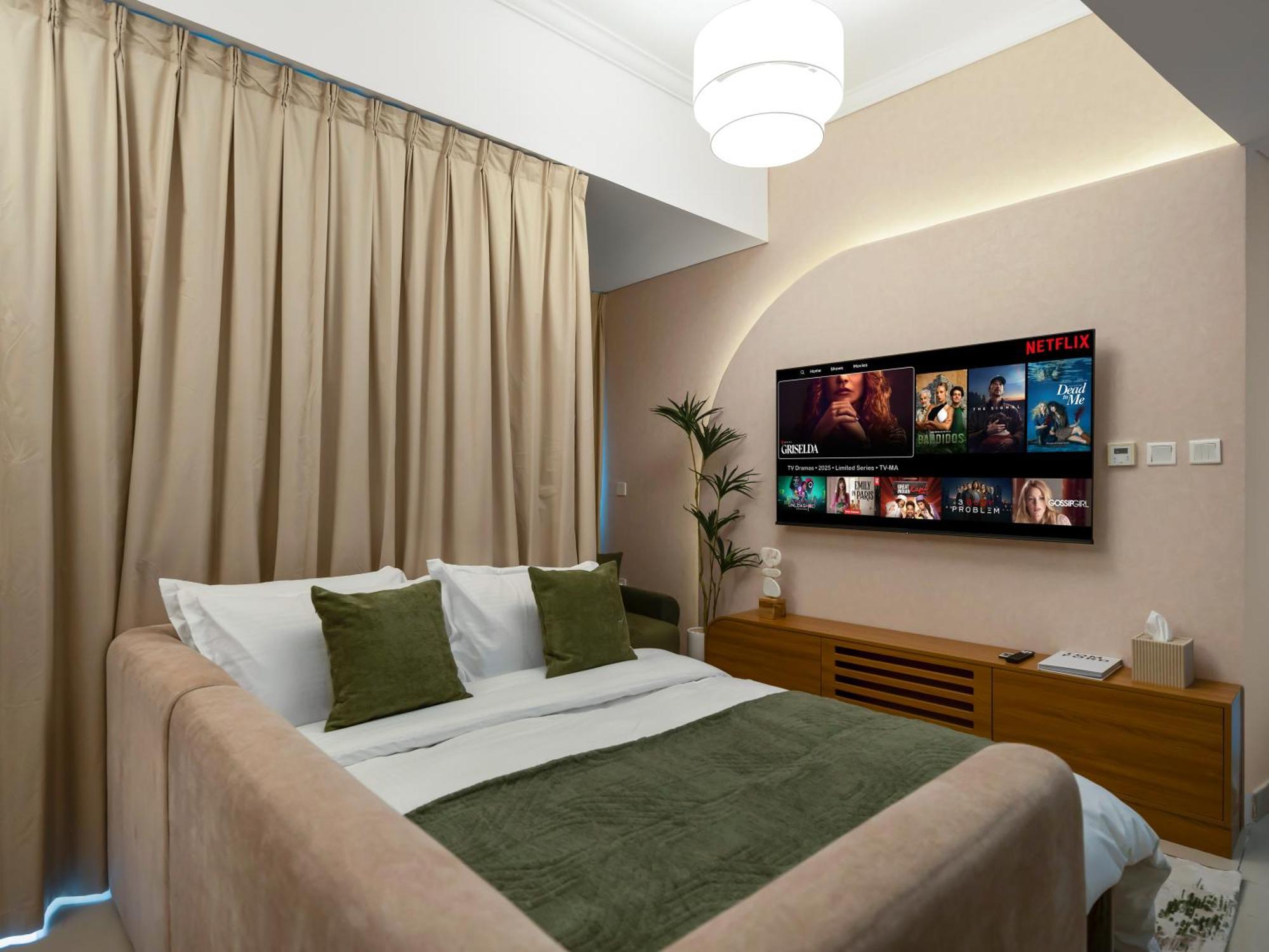 Sensational Direct Sea, Ain View And Palm Jumeirah In Marina Apartment