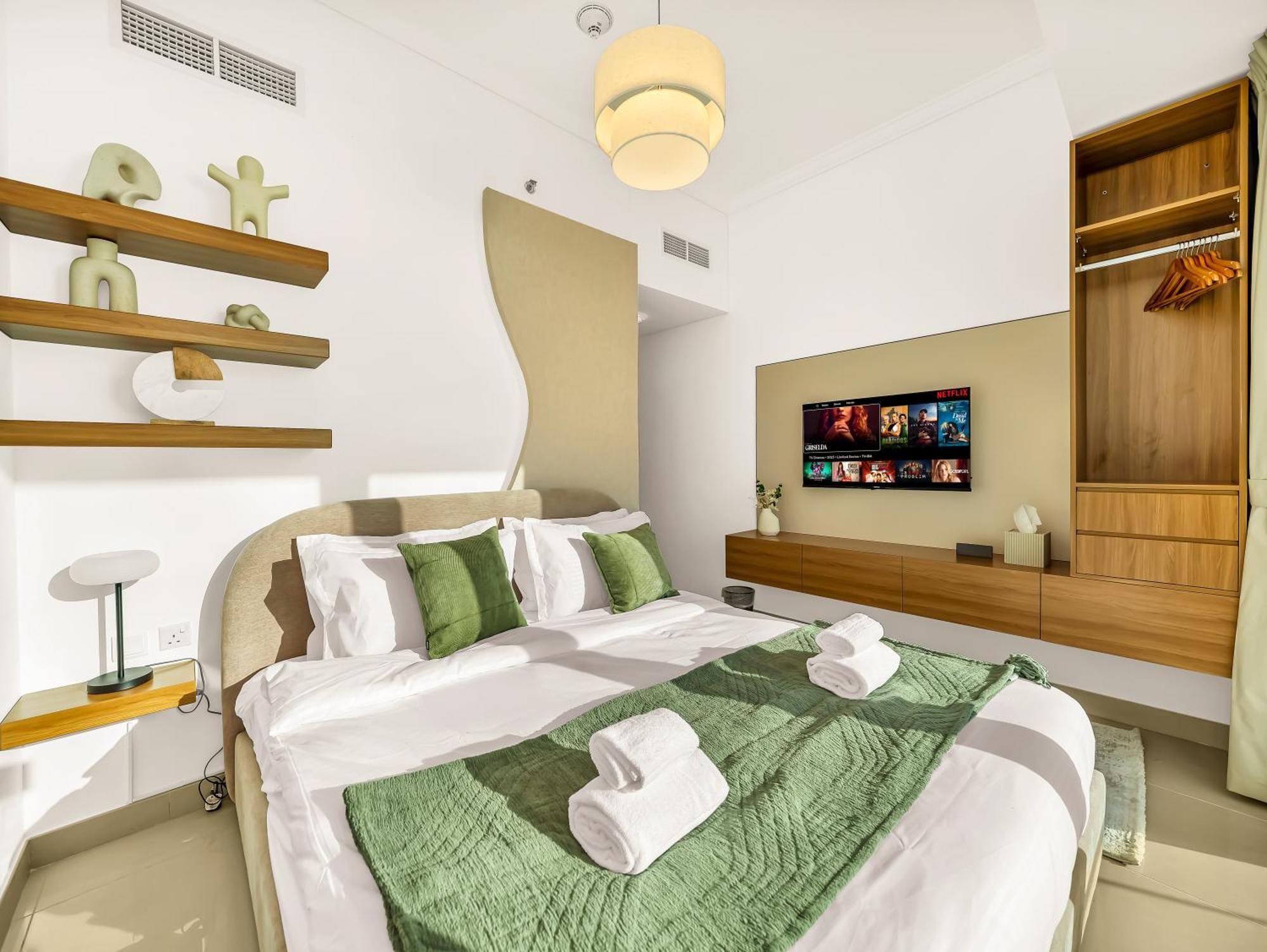 Sensational Direct Sea, Ain View And Palm Jumeirah In Marina Apartment