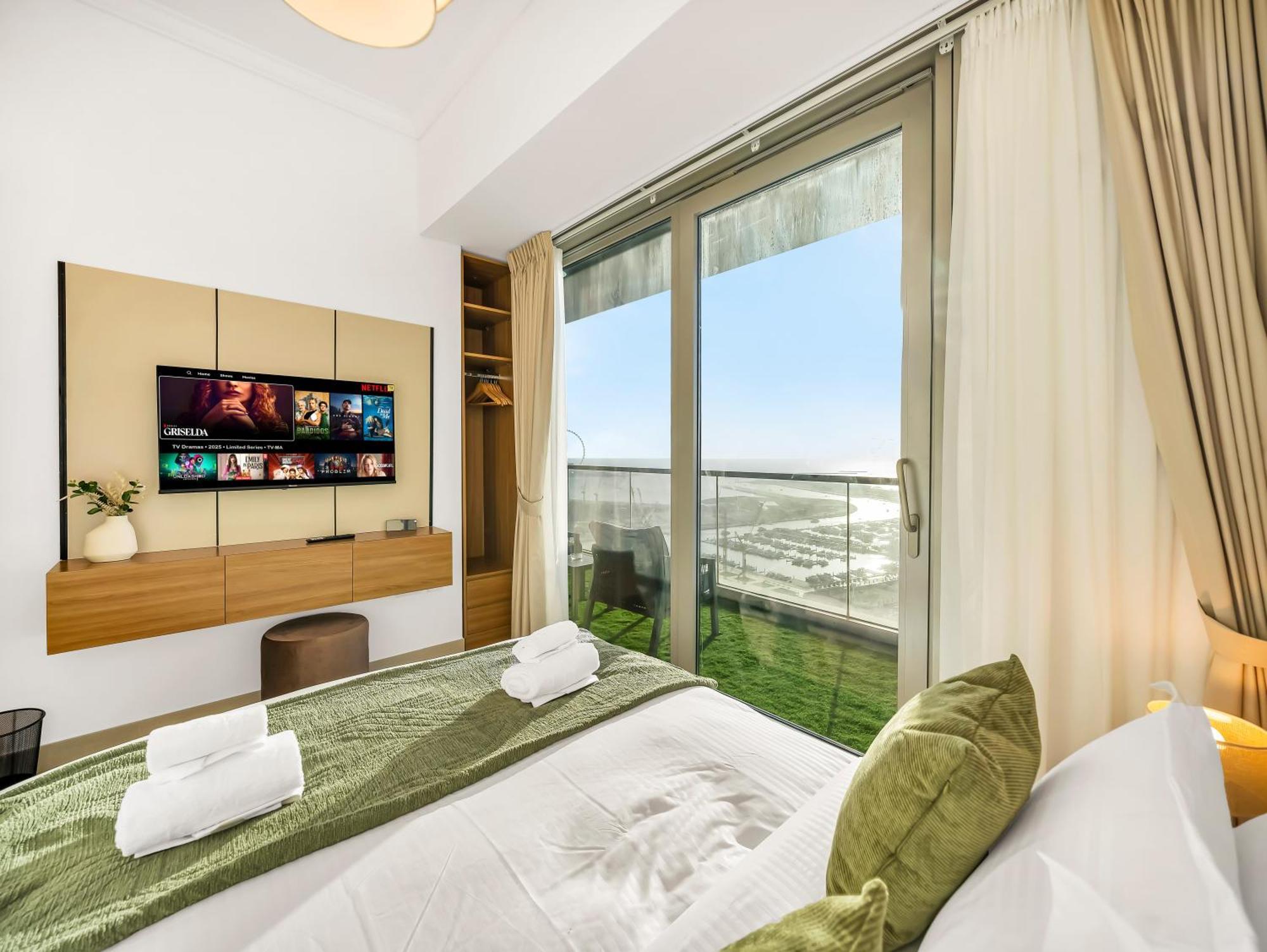 Apartment Sensational Direct Sea, Ain View And Palm Jumeirah In Marina